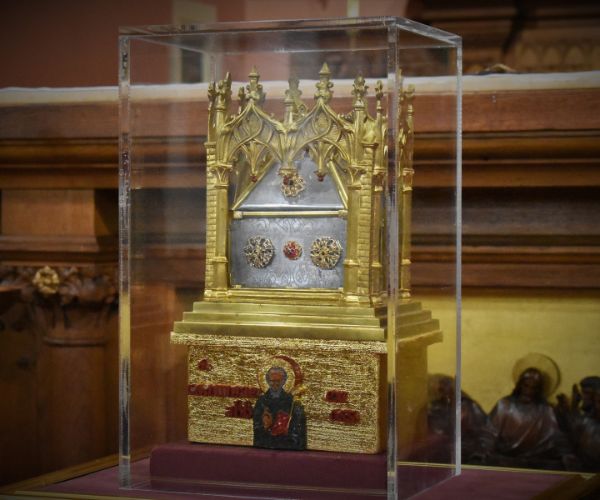 Photo of the gold and silver box containing the relics of St Columba, St Andrew, and St Margaret